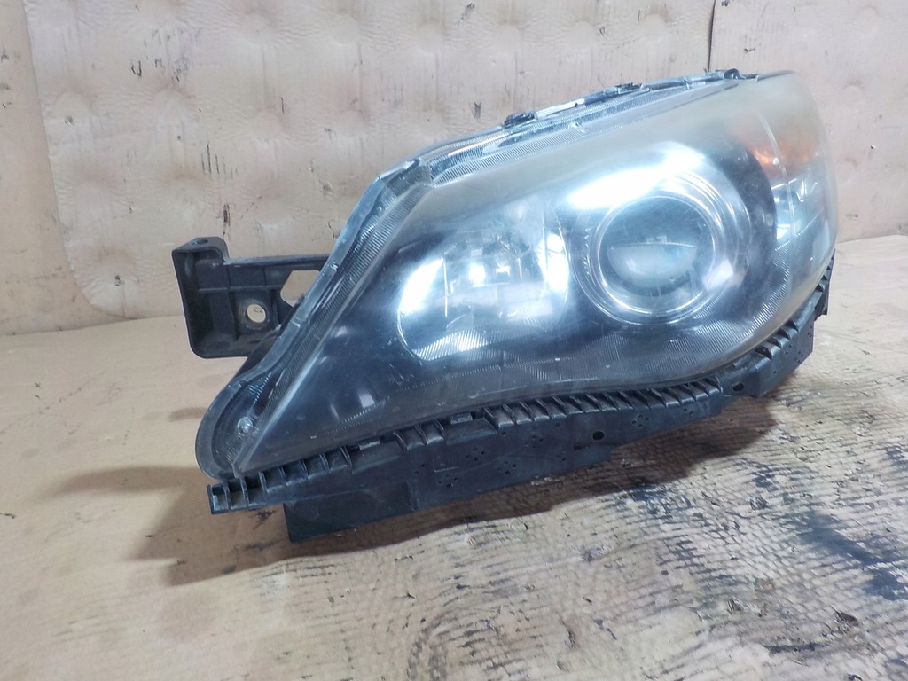 фото №7, Impreza iii лампа лівий перед 2559000102 pęknięte 1 кронштейн