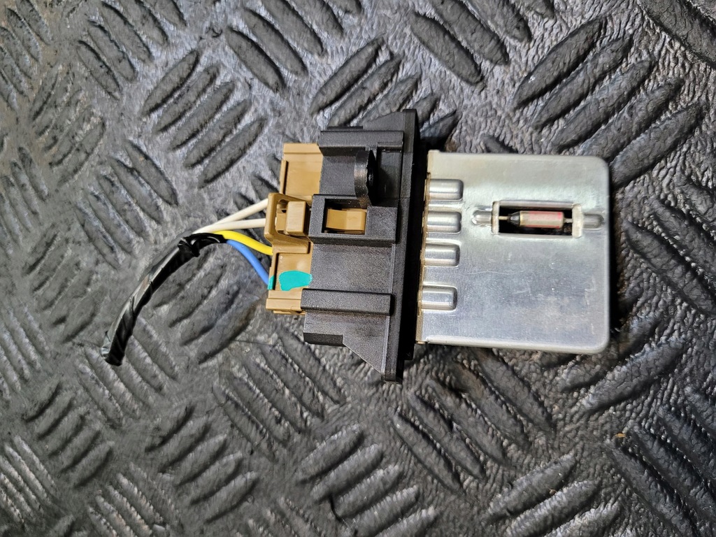 фото №1, Резистор wqt57-052 271502fkoa dacia spring