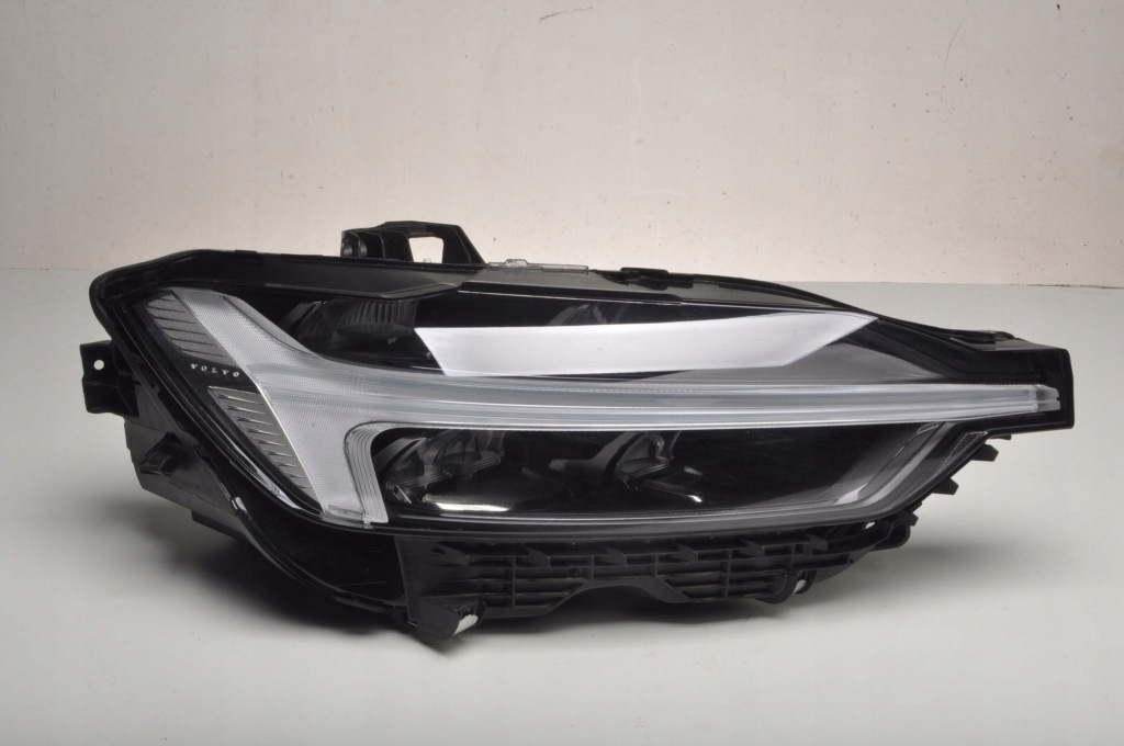 фото №1, Volvo xc60 ii лампа правая передняя правый перед full led uk