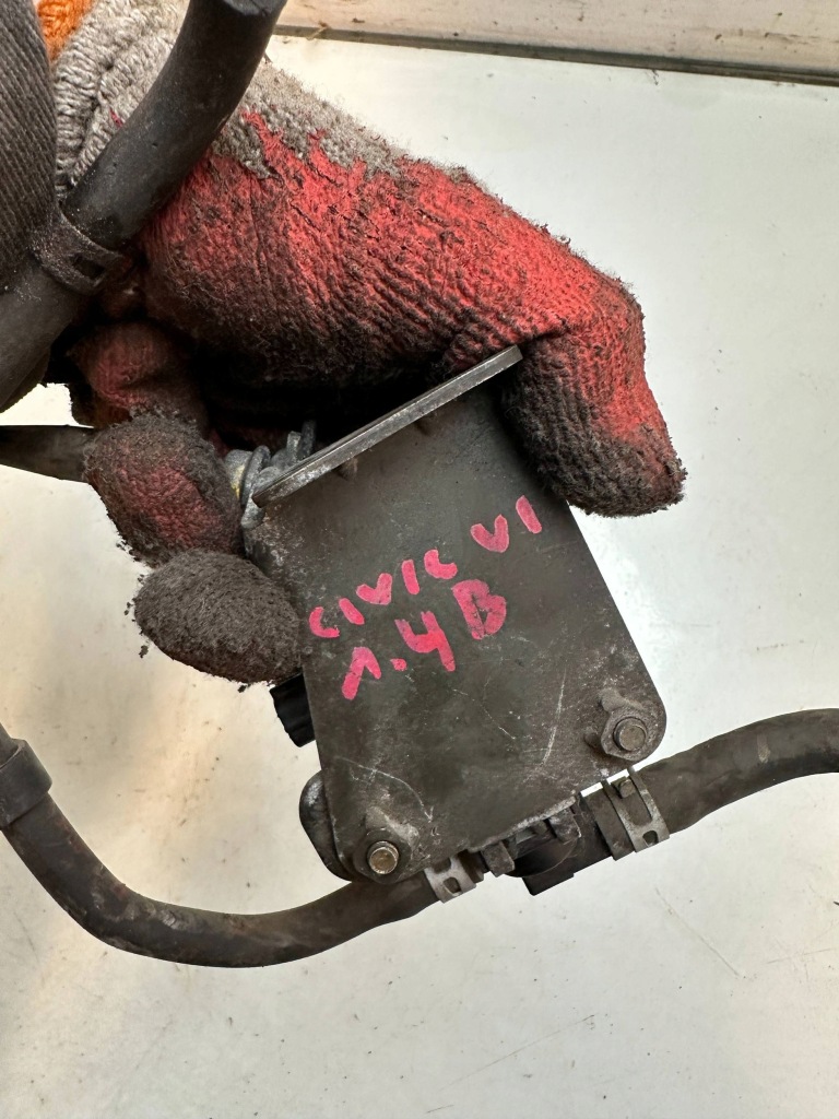 Honda civic клапан вакуумный 1362001970 в Украине