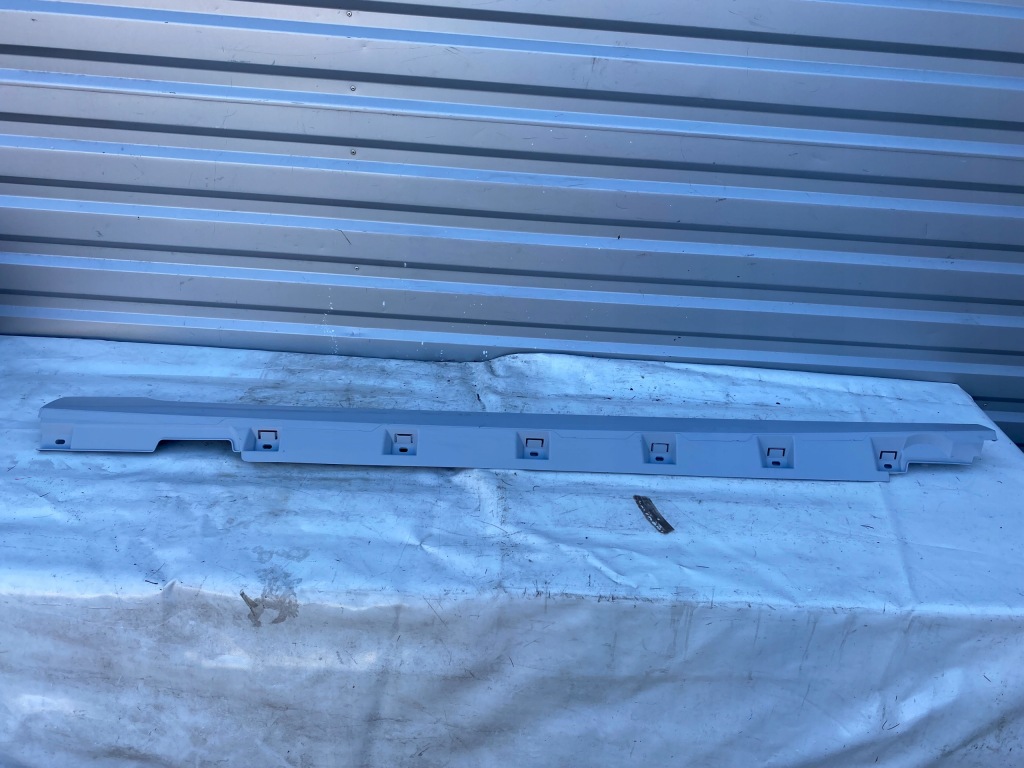 фото №1, Volkswagen passat b8 молдинг порог правая nowa