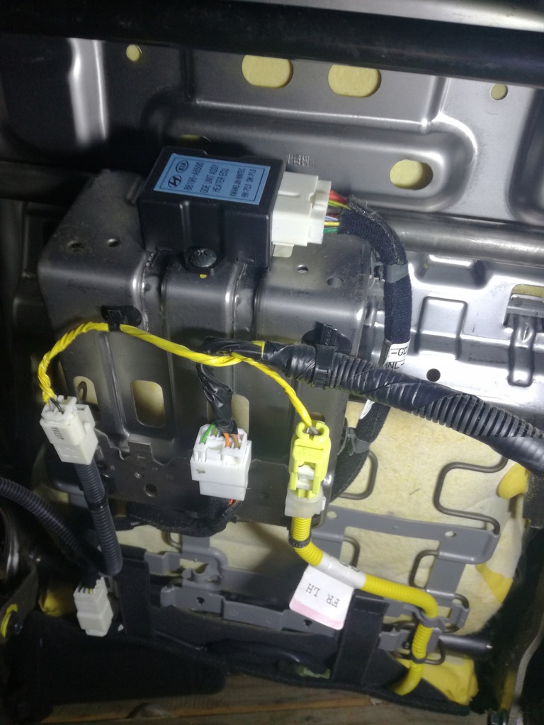 фото №9, Hyundai i30 ii 2012 - 2017 rok хэтчбек 5d сиденья сиденье подогрев