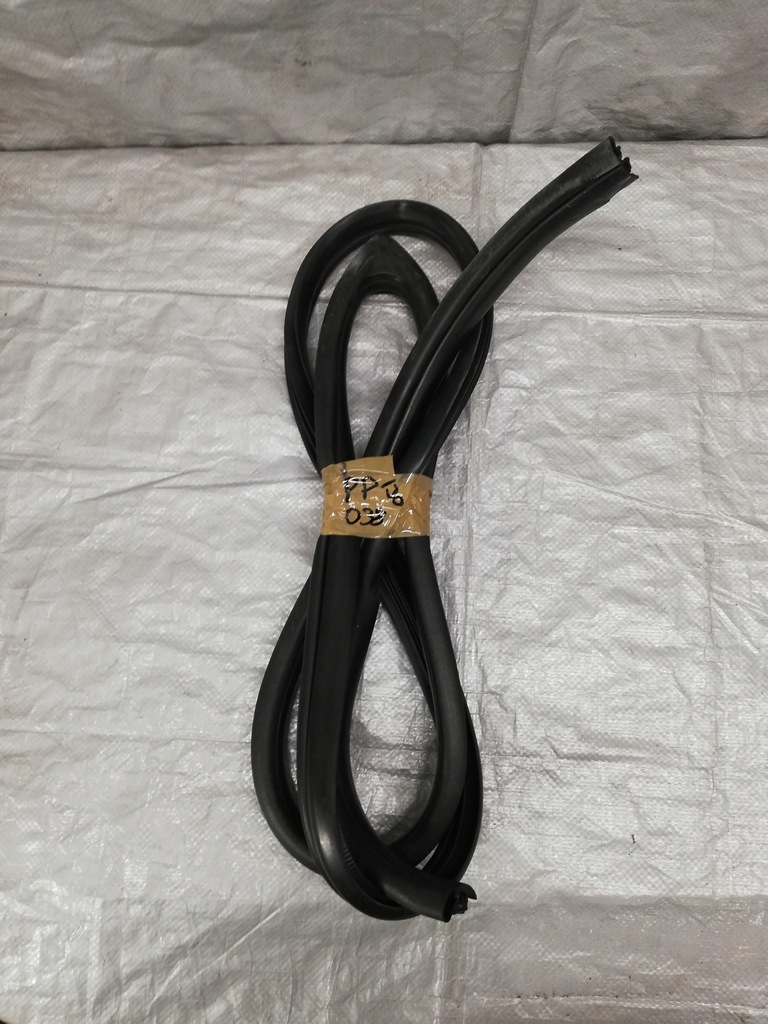 фото №1, Прокладка дверь правый перед hyundai i30 i 06-12