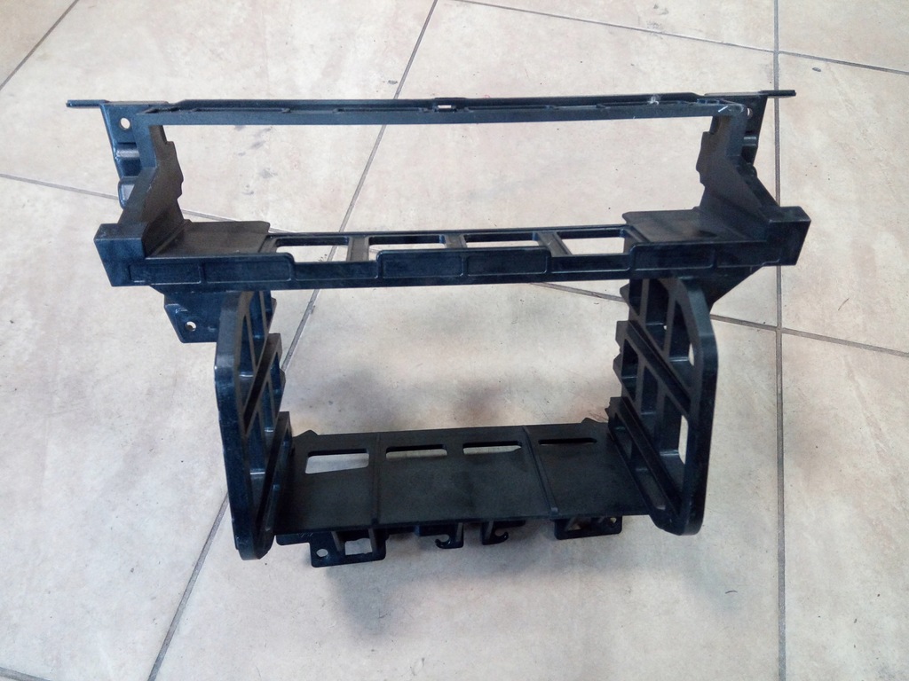 фото №1, Рамка радио консоли bmw 5 f07 9142660 eur. oryg.