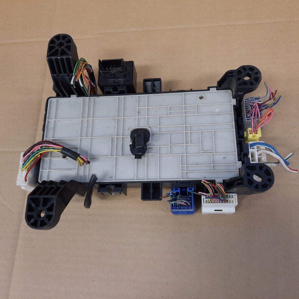 фото №8, Suzuki grand vitara ii 1.6 b коробка предохранителей