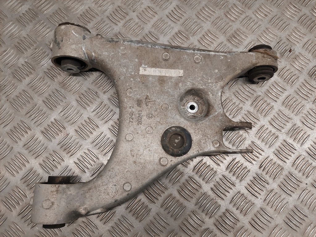 фото №5, Tesla model s 724c220241 задняя сторона правая рычаги