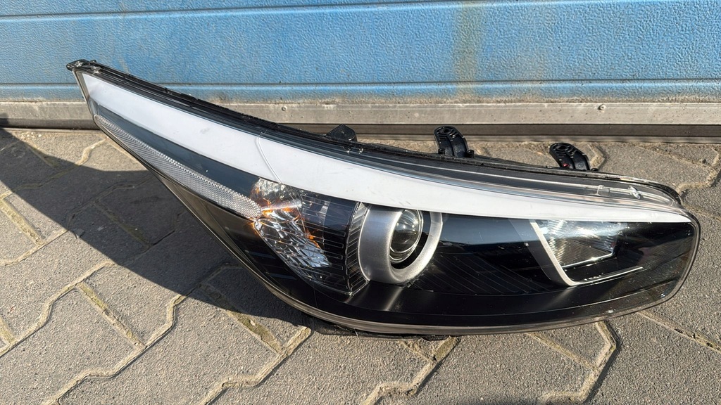 фото №1, Kia ceed 2012- лампа правая ксенон передняя gt