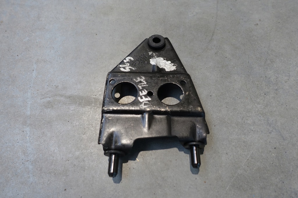 фото №1, Vw beetle 5c кронштейн насоса abs