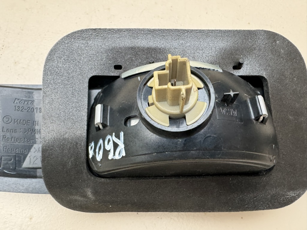 фото №10, Subaru legacy iv 4 kombi 03-09r лампа левый задняя левая задняя крышки