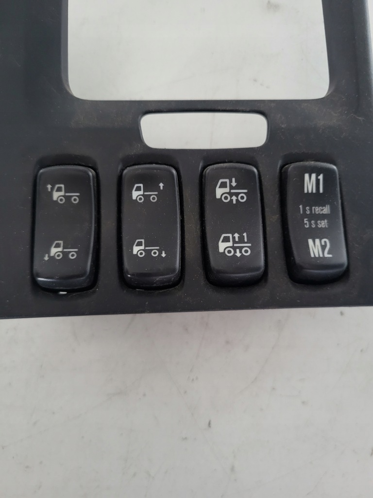 фото №1, Переключатель клавиша scania r 1887486