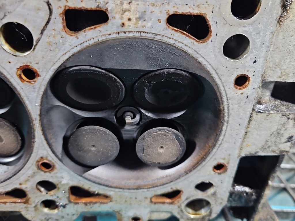 фото №13, Головка audi a8 d2 077103373ae 4.2 v8 299km abz