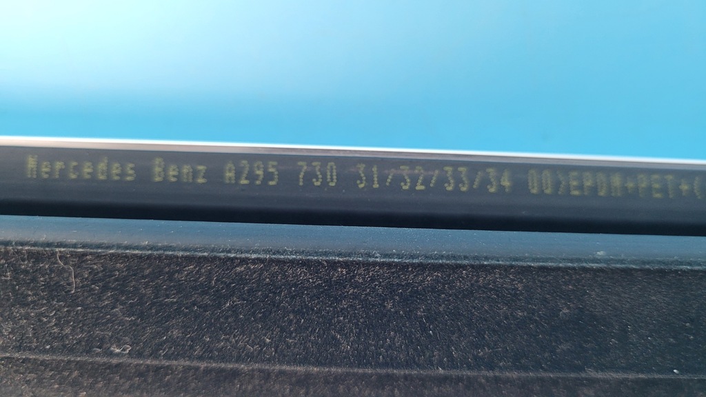 фото №14, Mercedes eqe 350+ 23r молдинг уплотнитель дверь левый задняя a2957303100