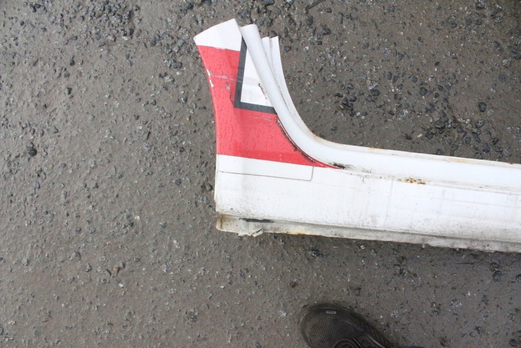 Правий поріг skoda roomster praktik Недорого