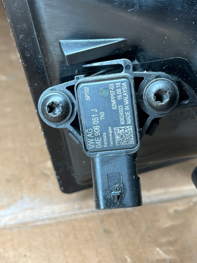 Холодильная установка интеркулер vw 1,5 tsi golf skoda идеальный с Разборки