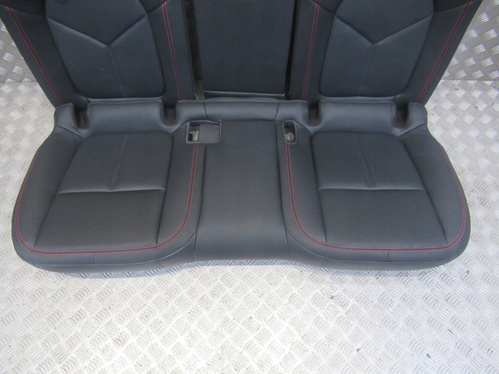 фото №12, Porsche macan lift gts шкіра сидіння заднє сидіння обшивки салон czerwona nic