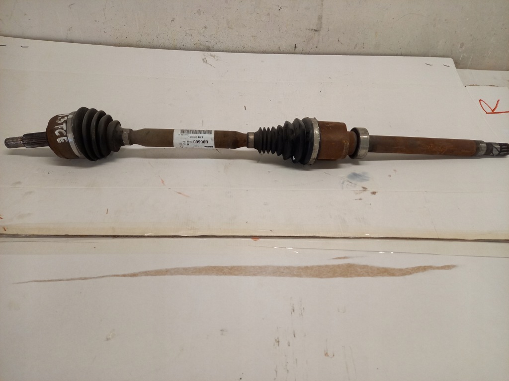 фото №1, Привідний вал права renault megane iv 1,3 tce 391009996r