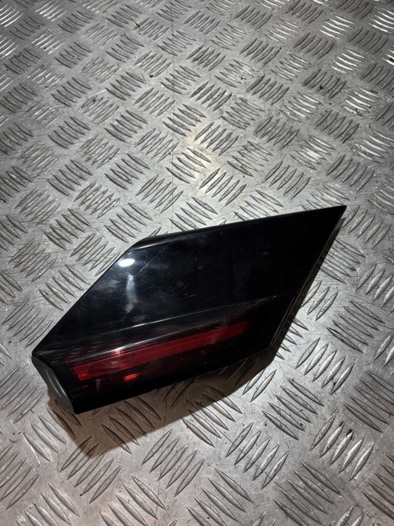 фото №1, Citroen c4 iii e-c4 2024 правая сторона отражатель лампы задний