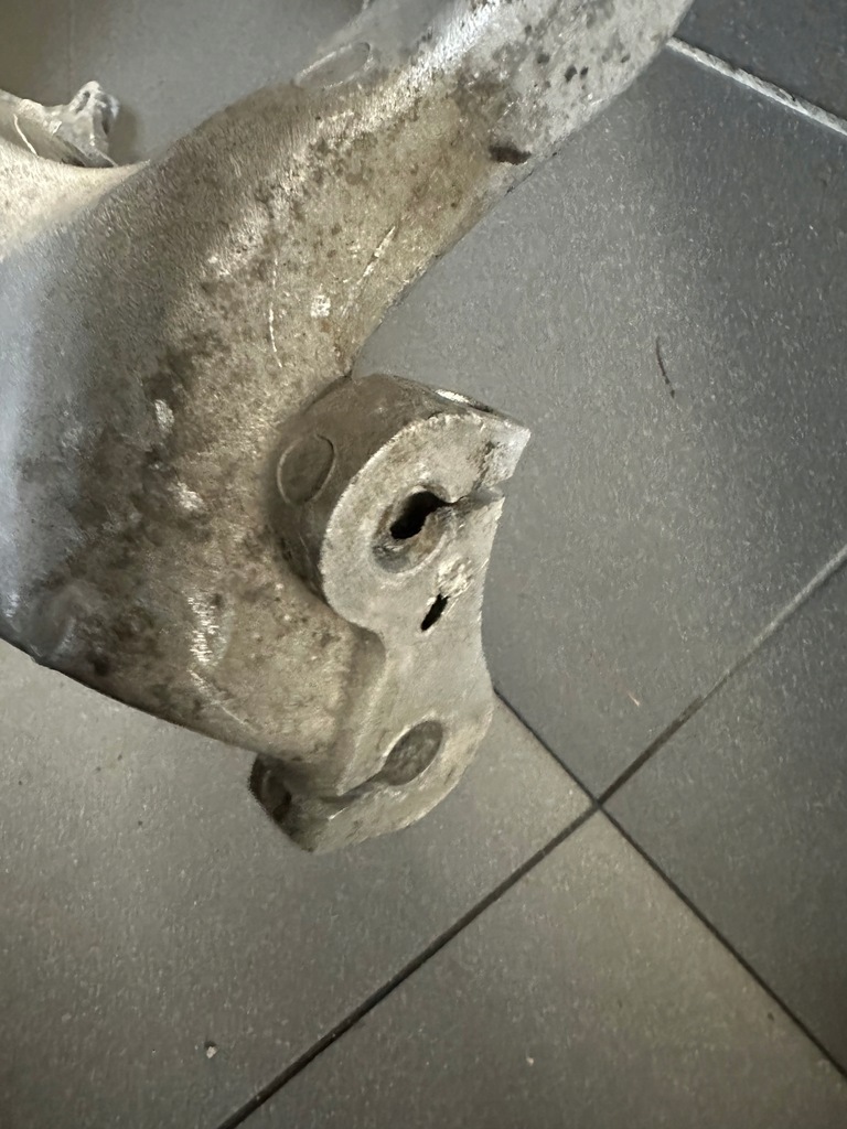 фото №8, Поворотний кулак лівий перед audi a8 d2 lift 4d0407257m wiercona