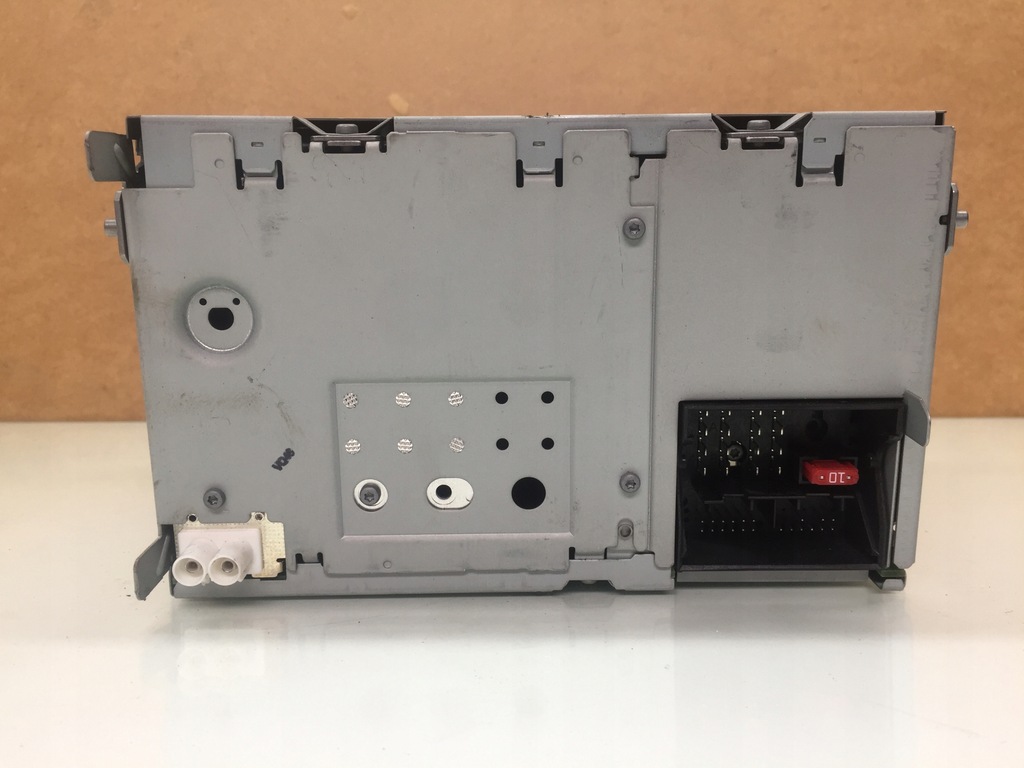 фото №3, Leon ii lift радио cd заводской 5p0035186b