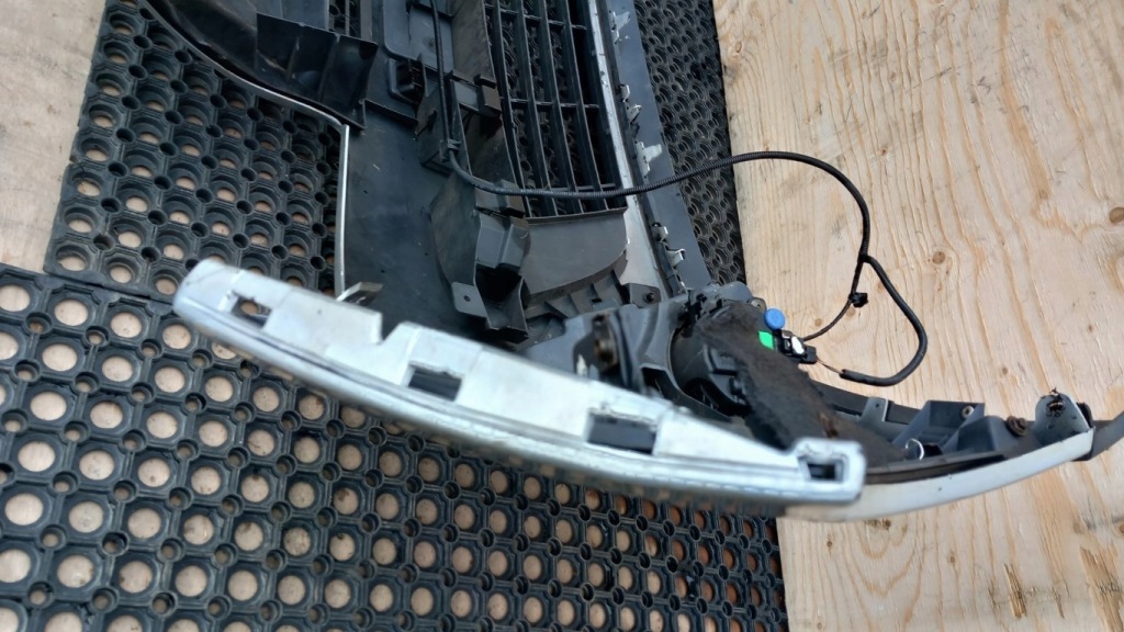 фото №11, Renault grand scenic iii бампер перед противотуманная фара ted69