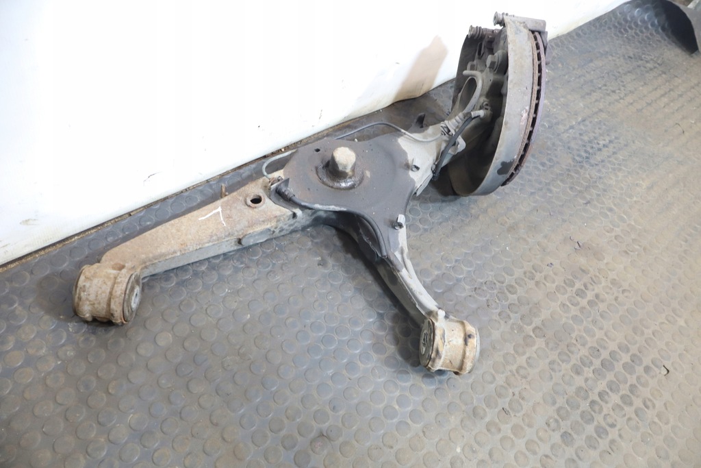 фото №3, Ступиця лівий задня volkswagen transporter t5 2.5tdi