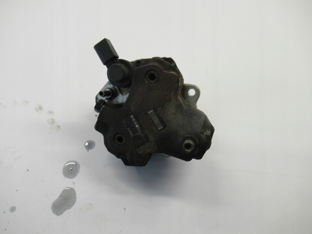 Купить Bmw e60 насос впрыскная 7798333