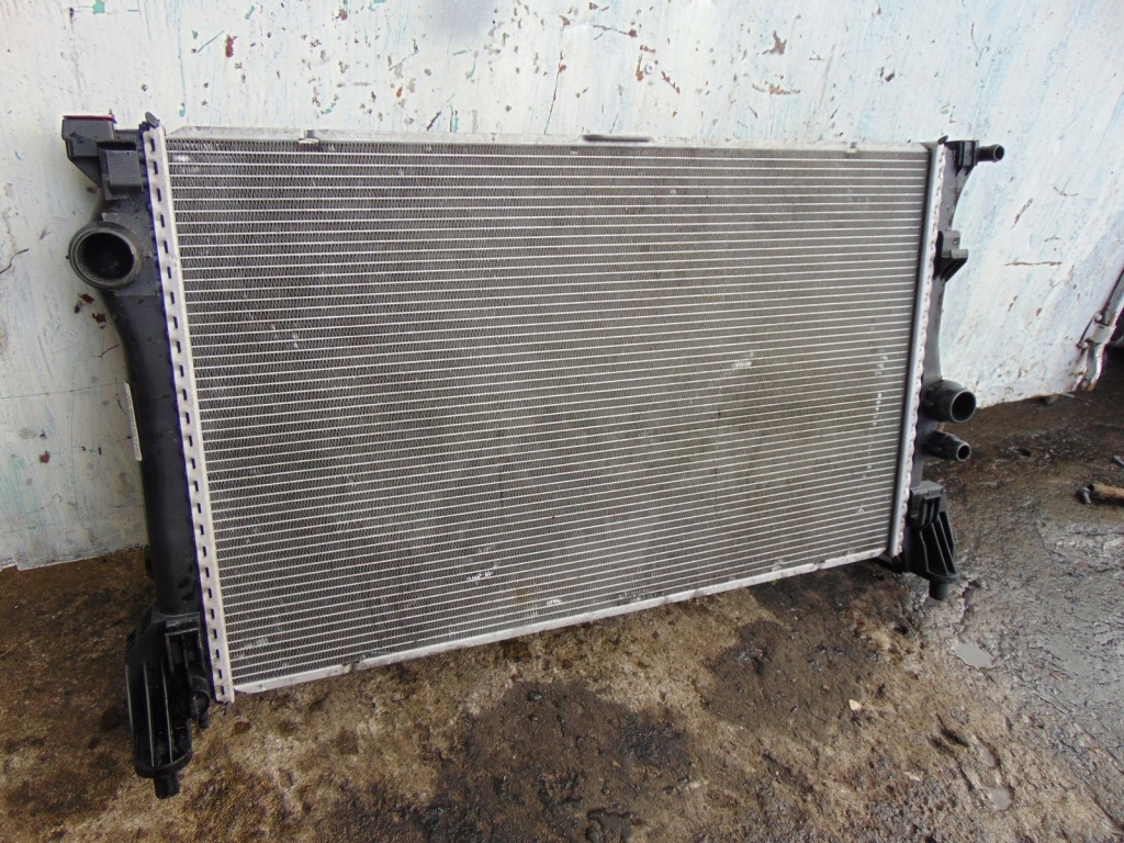 Радиатор воды mercedes vito w447 a4475010001 Оригинал