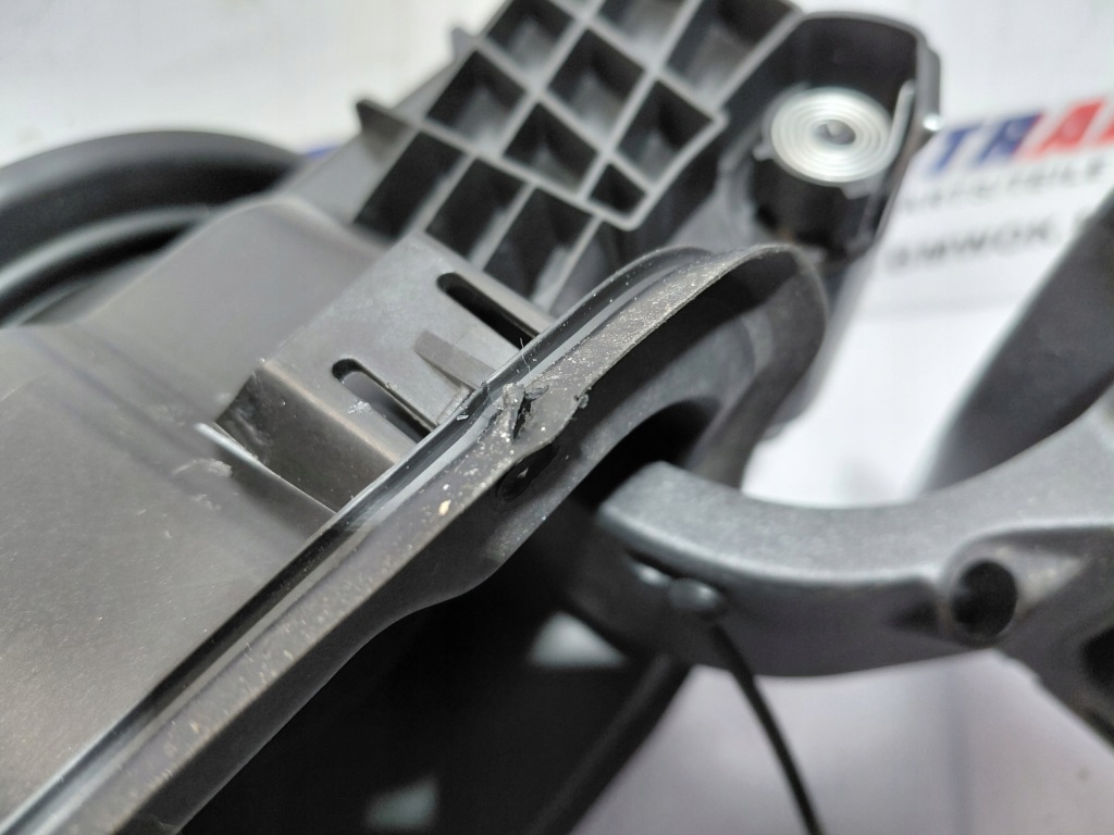 Bmw x5 g05 f95 lci защита заливной топлива бензин c4w 7440018 Оригинал