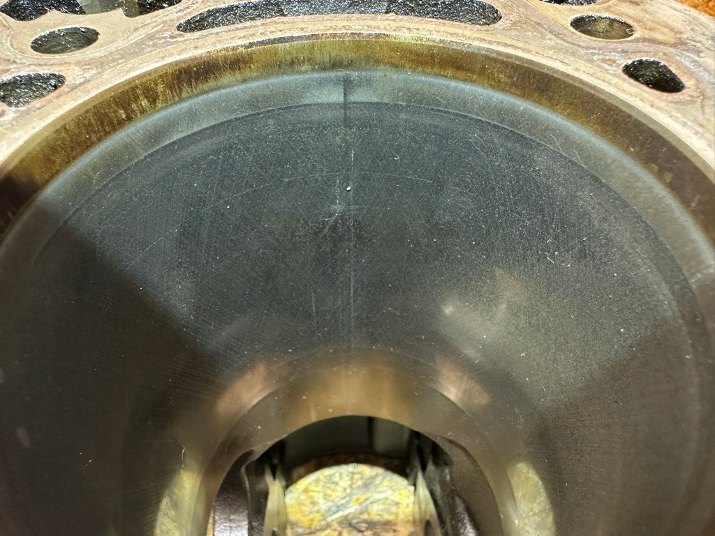 Блок двигателя 1.8 2.0 tsi tfsi cda ccz 06h103021l в Украине