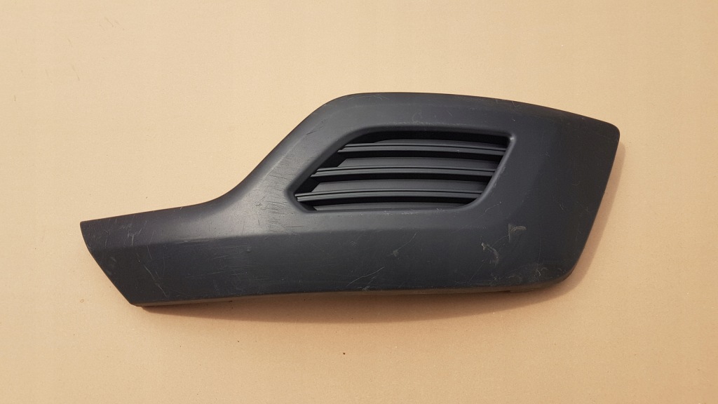 Купити Решітка ліва бампера custom bk21-r19953-ab