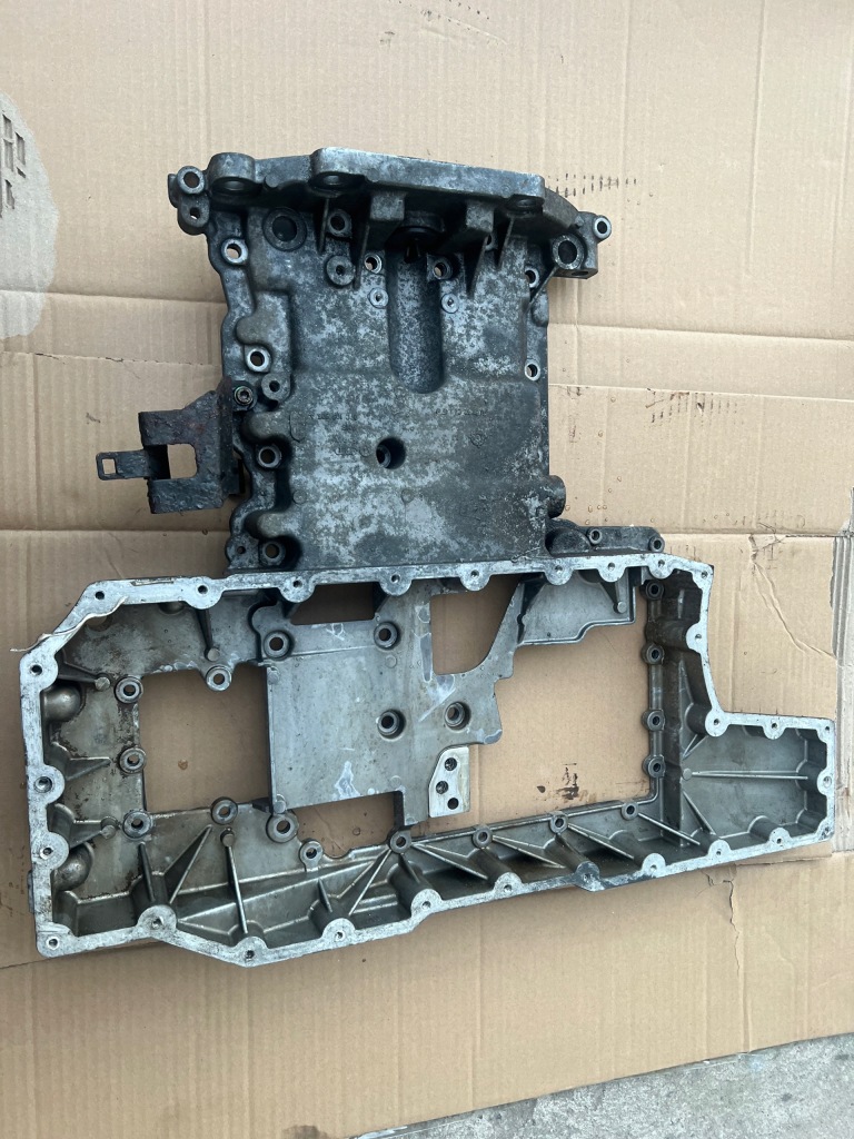 Поддон масляная верхний audi a8 d3 w12 6.0 bht 07c103805a в Украине