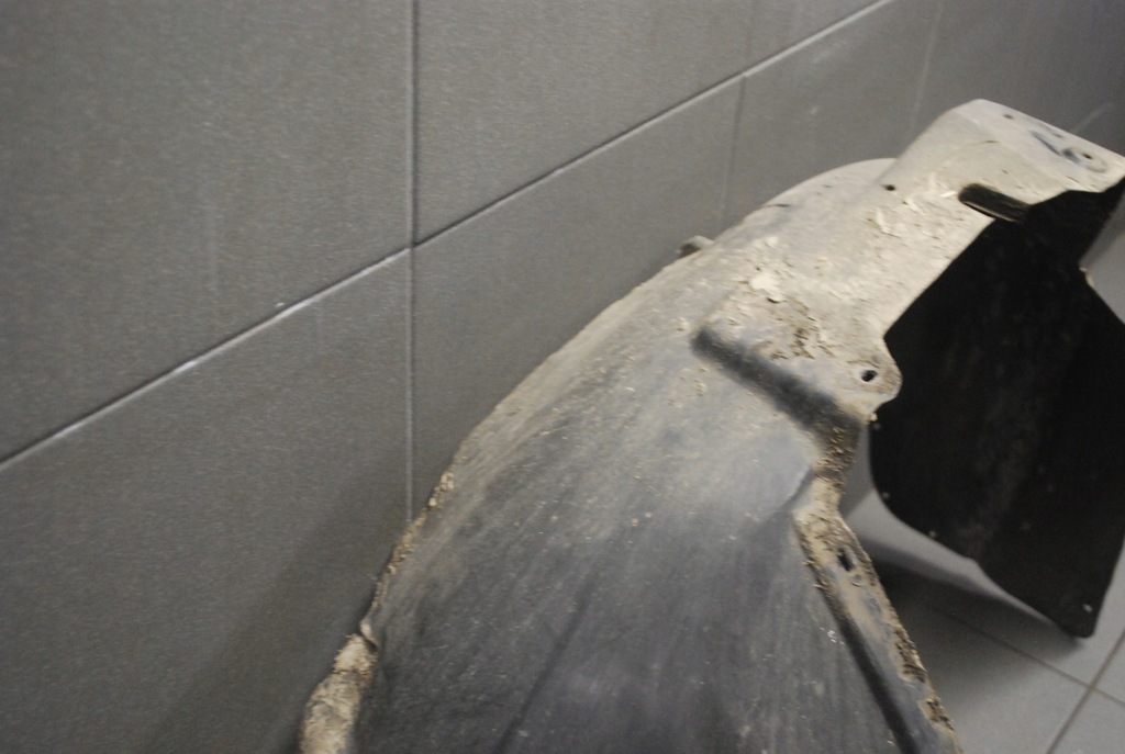 фото №8, Подкрылок правый перед audi a6 c5 2.4 4b0821172a