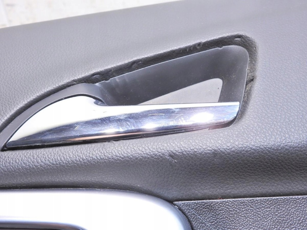 Обивка дверь левый задний  opel insignia a универсал 13277427 Недорого