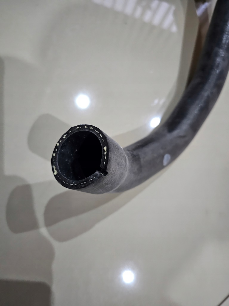 фото №7, Volvo оригинальный номер 30774513 waz шланг xc60 xc70 s80 v70