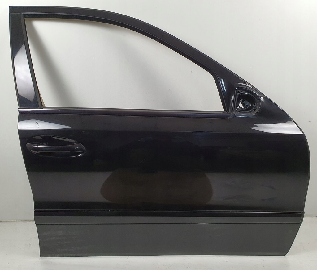 фото №1, Дверь правый перед 197 mercedes w211