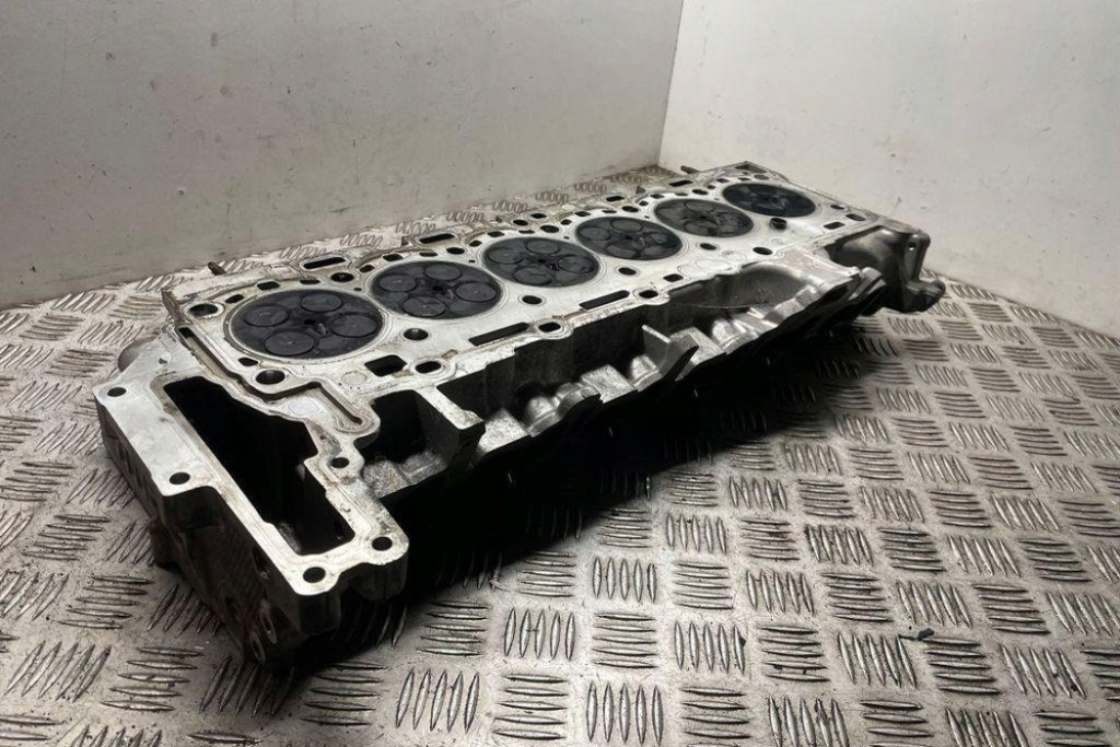 фото №7, Головка двигателя bmw 3 f30, f80 7812929 2.99l дизель 2016