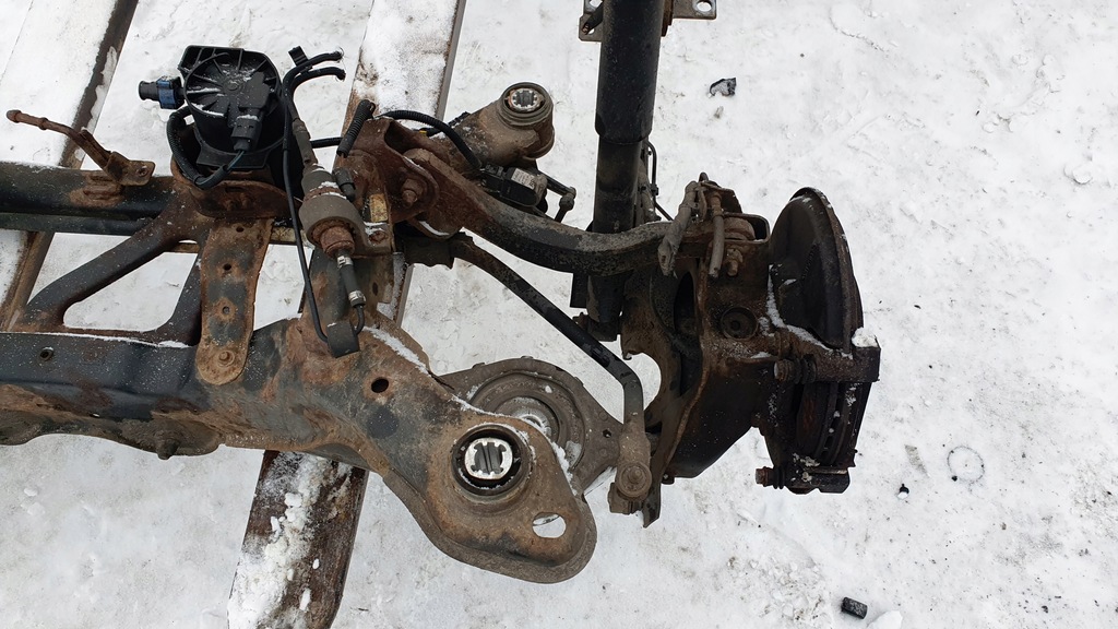 фото №4, Volvo xc60 i 08-17 поворотный кулак задняя левая правая подрамник