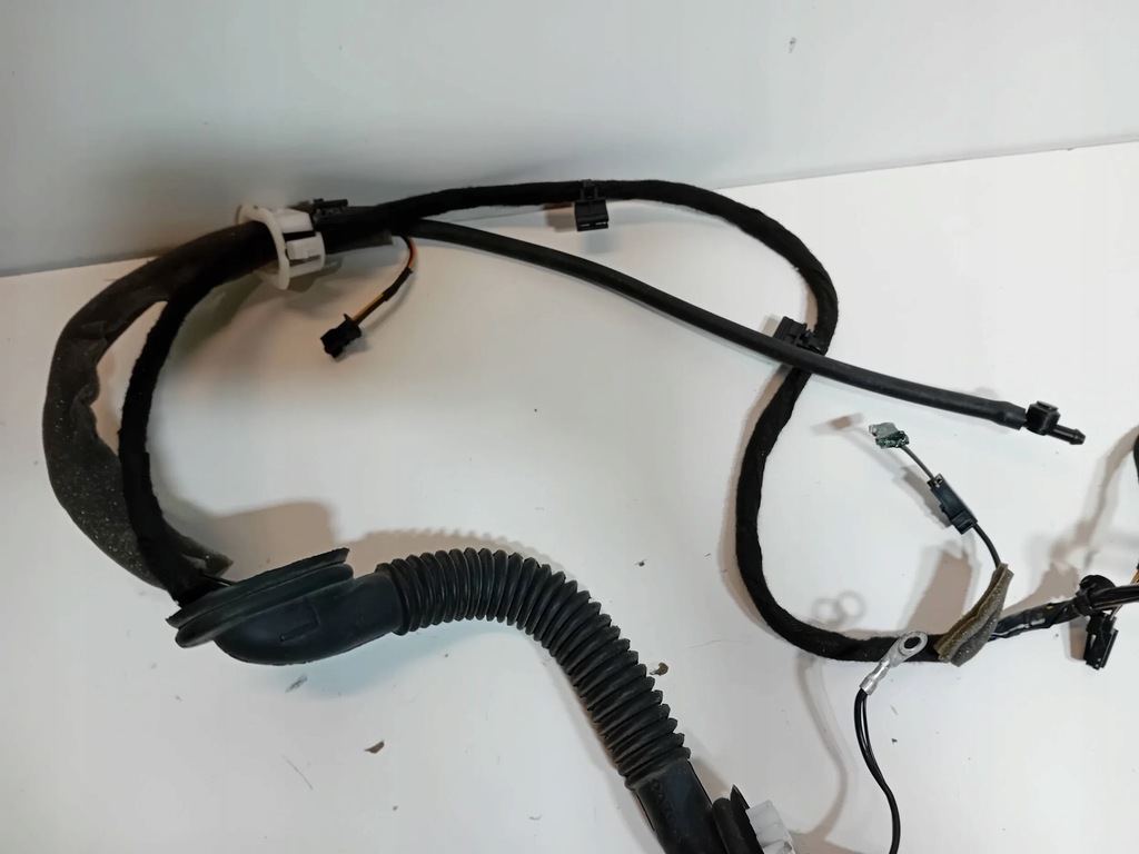 фото №8, Volvo v90 ii 2017 джгут кришки задній