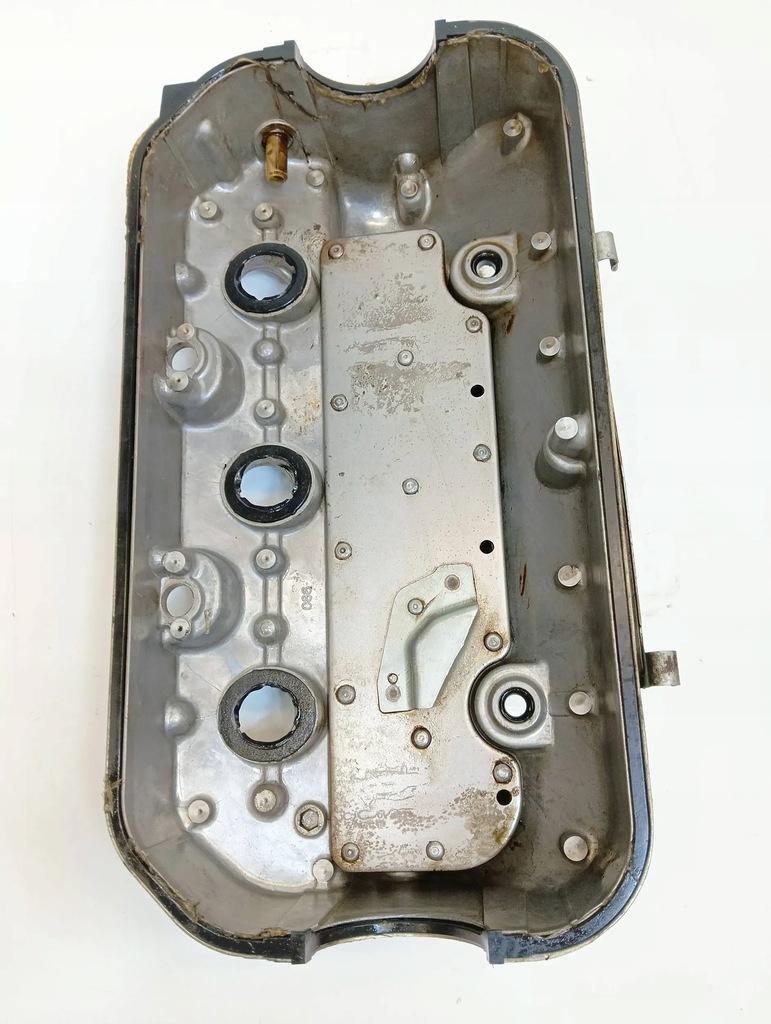 фото №7, Honda legend ii coupe ka8 1994 крышка клапанов правая 3,2 бензин c32a2