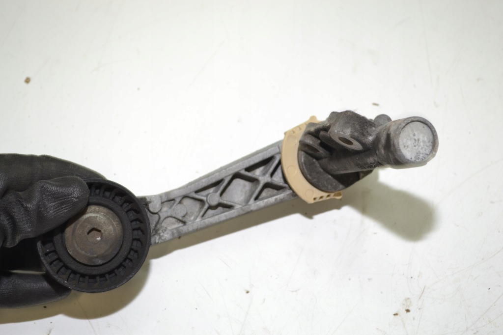 Citroen c3 picasso 1.6 vti mini r56 1.6 кронштейн натяжитель ремень ролик 7571015 Цена