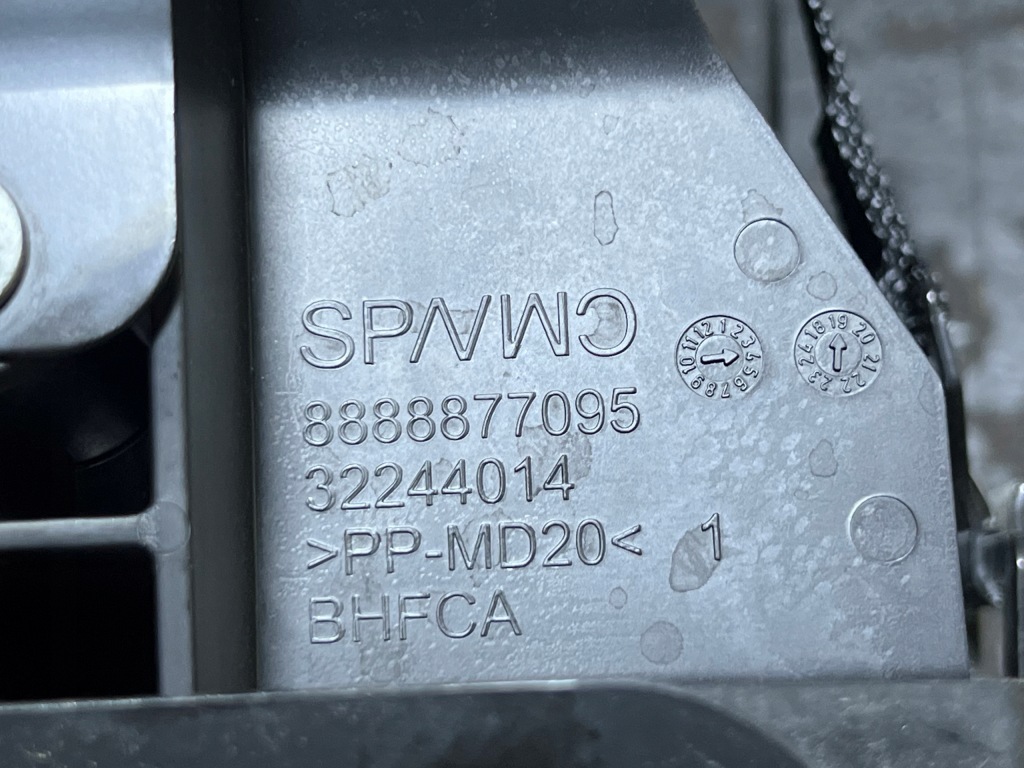 Volvo xc40 1.5 t3 основание кронштейн аккумулятор держатель корпус 32244415 Доставка