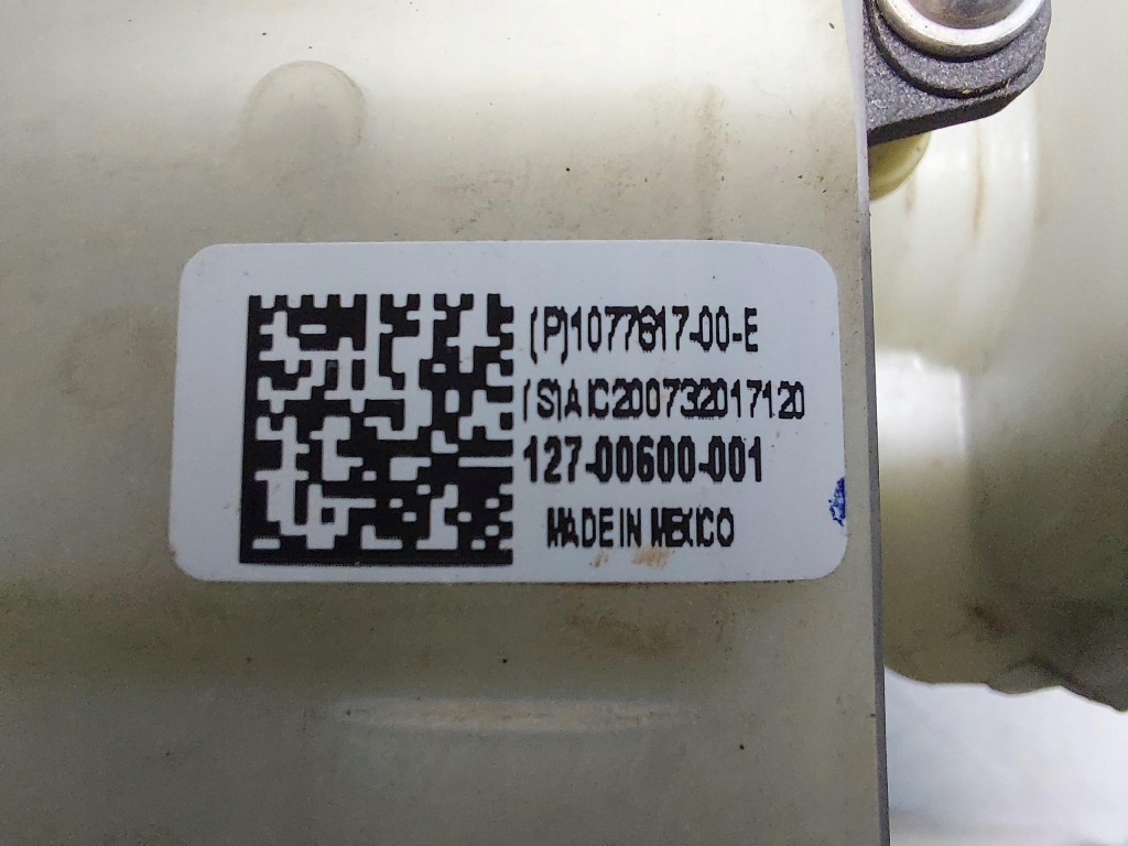 Tesla model 3 iii бак розширювальний насос тепла 1077617-00-e Недорого