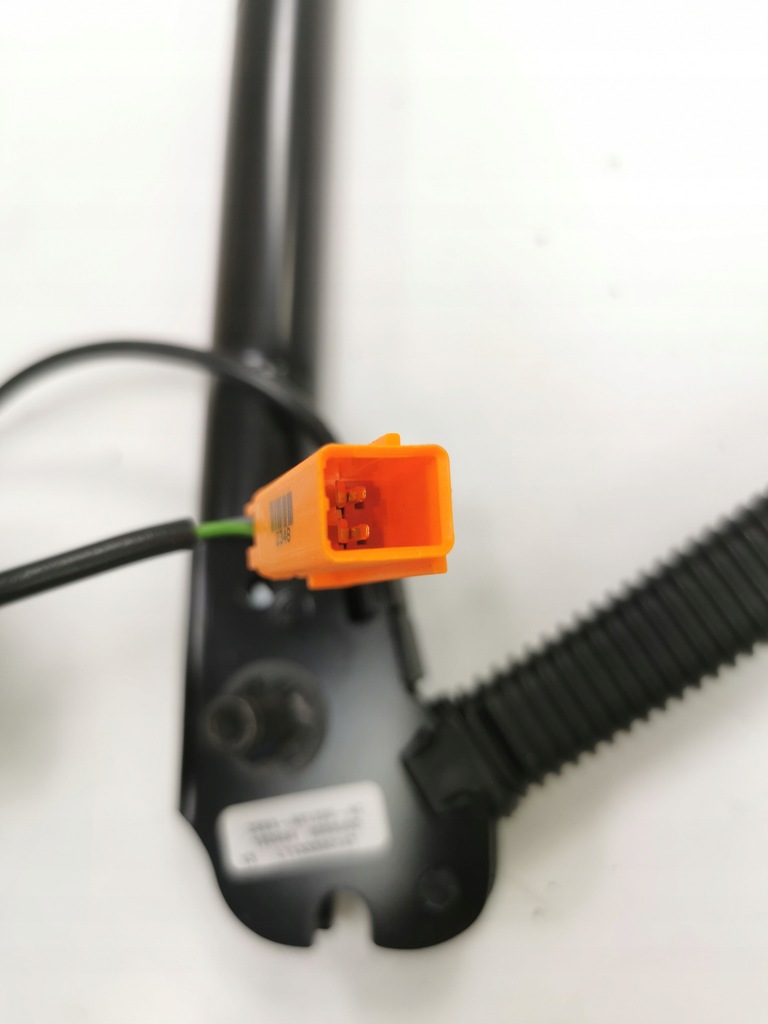 фото №8, Пряжка pas bezp. левый перед ford fiesta 01-08 / fusion 01-12 cbk 1142011