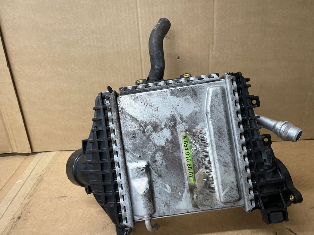 Купити Mercedes a654 радіатор інтеркулер a6540106807 оригінал