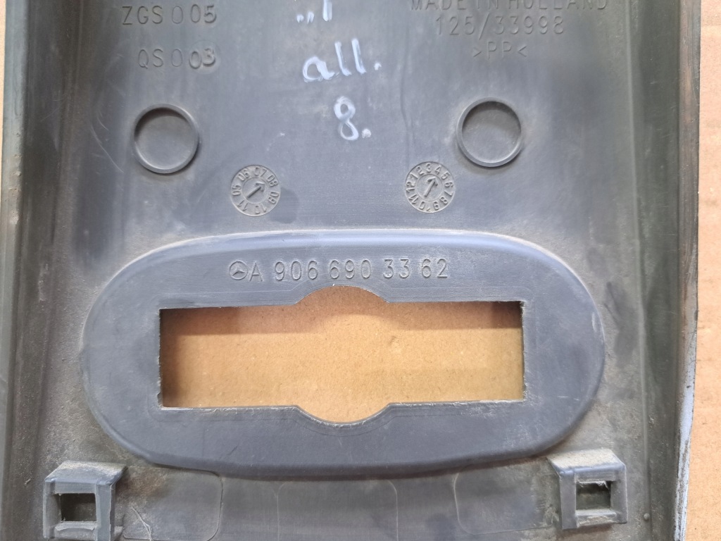 Mercedes sprinter 906 молдинг стойка правая Доставка