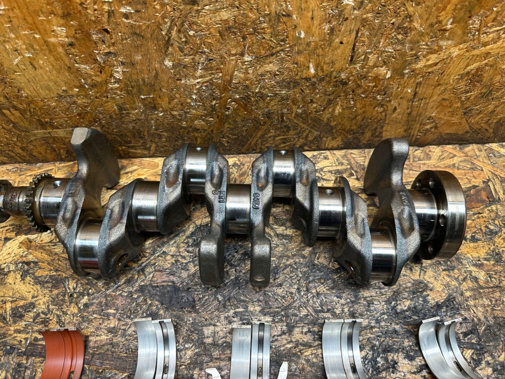 Wał колінчастий 1.4 tsi cze 04ej vw seat skoda Оригінал