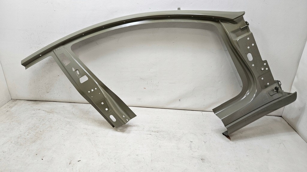 Купити Стійку  поріг обшивка праве tesla model 3 оригінальний