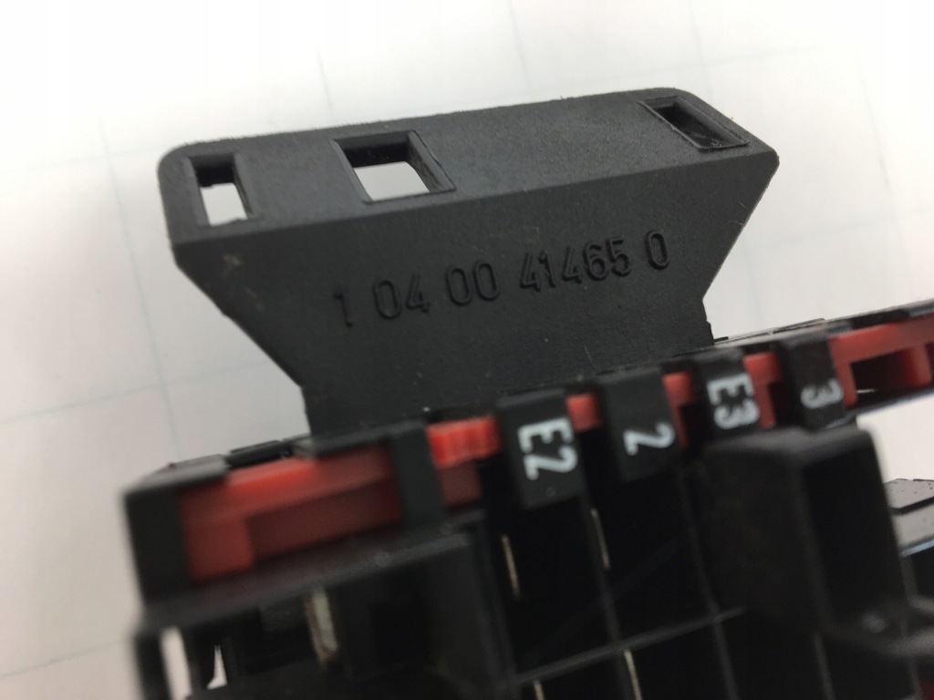 Коробка запобіжників корпус mercedes w140 1405454840 10400414650 Зі Шроту