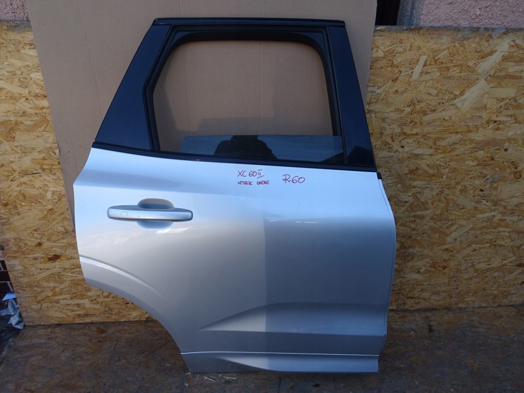 фото №1, Volvo xc60 ii дверь правое правый задняя задние цвет 711