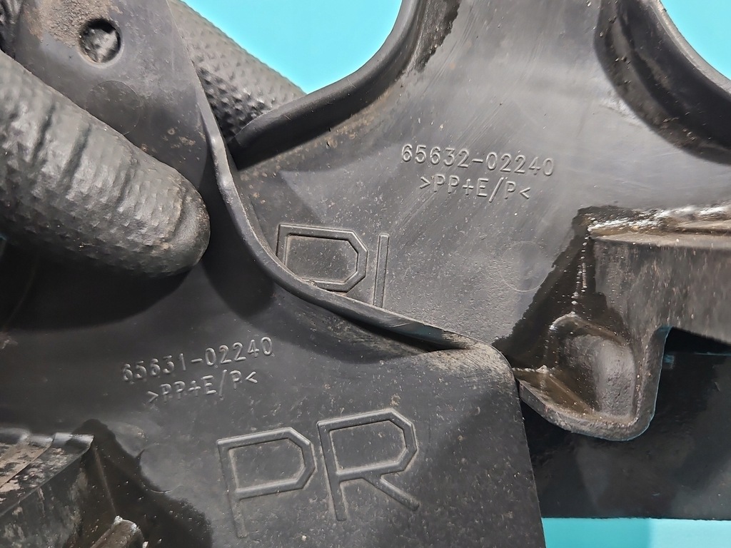 фото №8, Брызговик комплект toyota corolla e16 e18 13- 76622-02220 1.6 16v